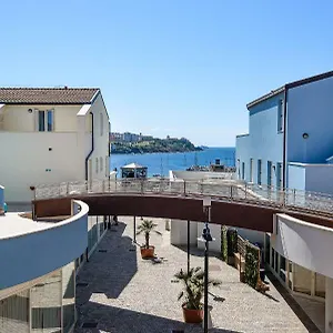 Marina Salivoli 2*, Piombino Italien
